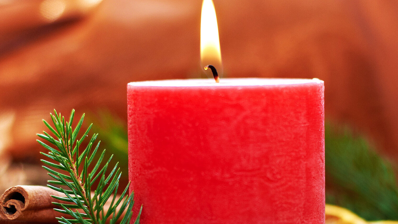 Symbolfoto Weihnachtskerze