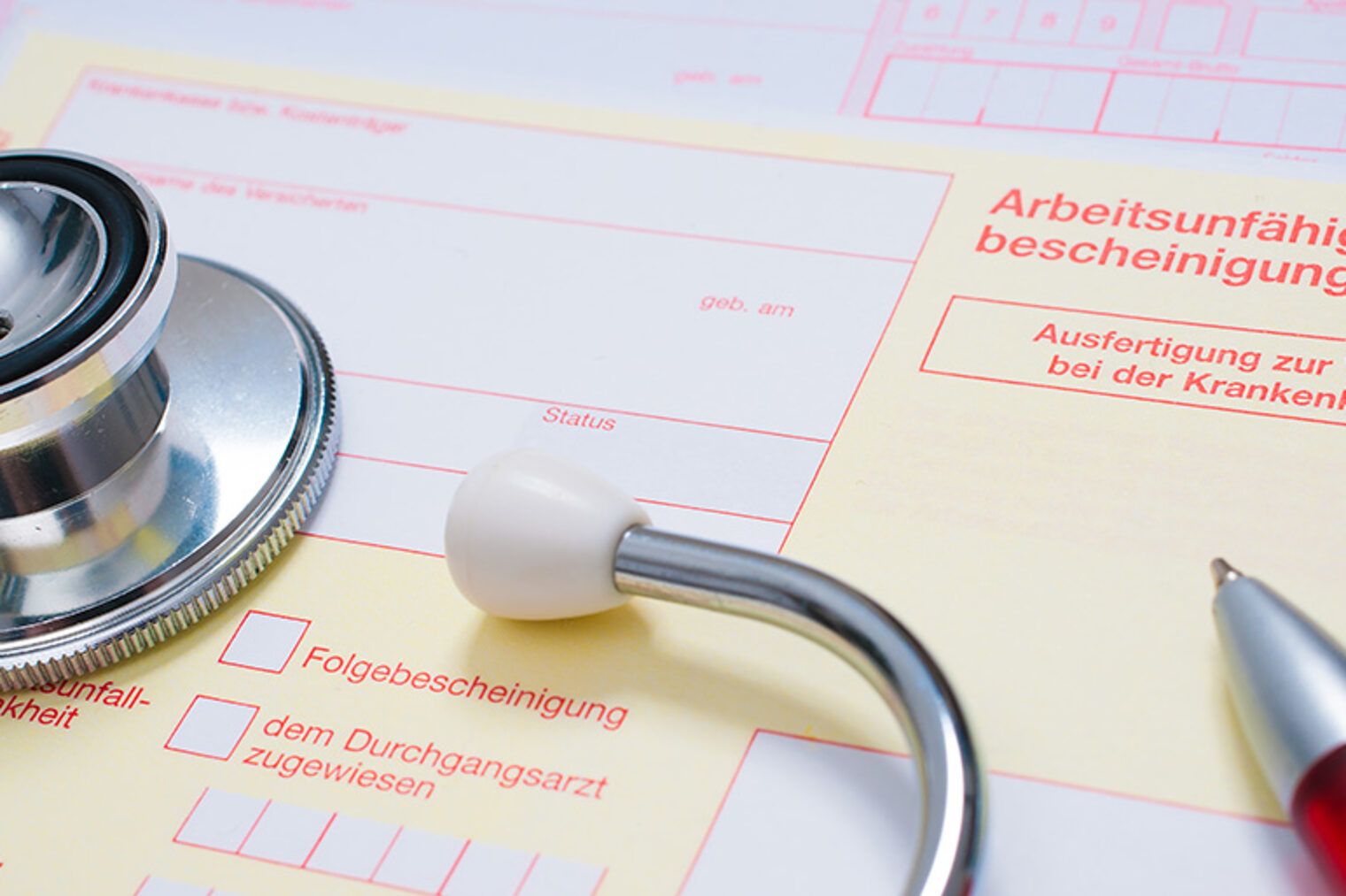 Wird ein Arbeitnehmer krank, braucht er eine Arbeitsunfähigkeitsbescheinigung Wird ein Arbeitnehmer krank, braucht er eine Arbeitsunfähigkeitsbescheinigung