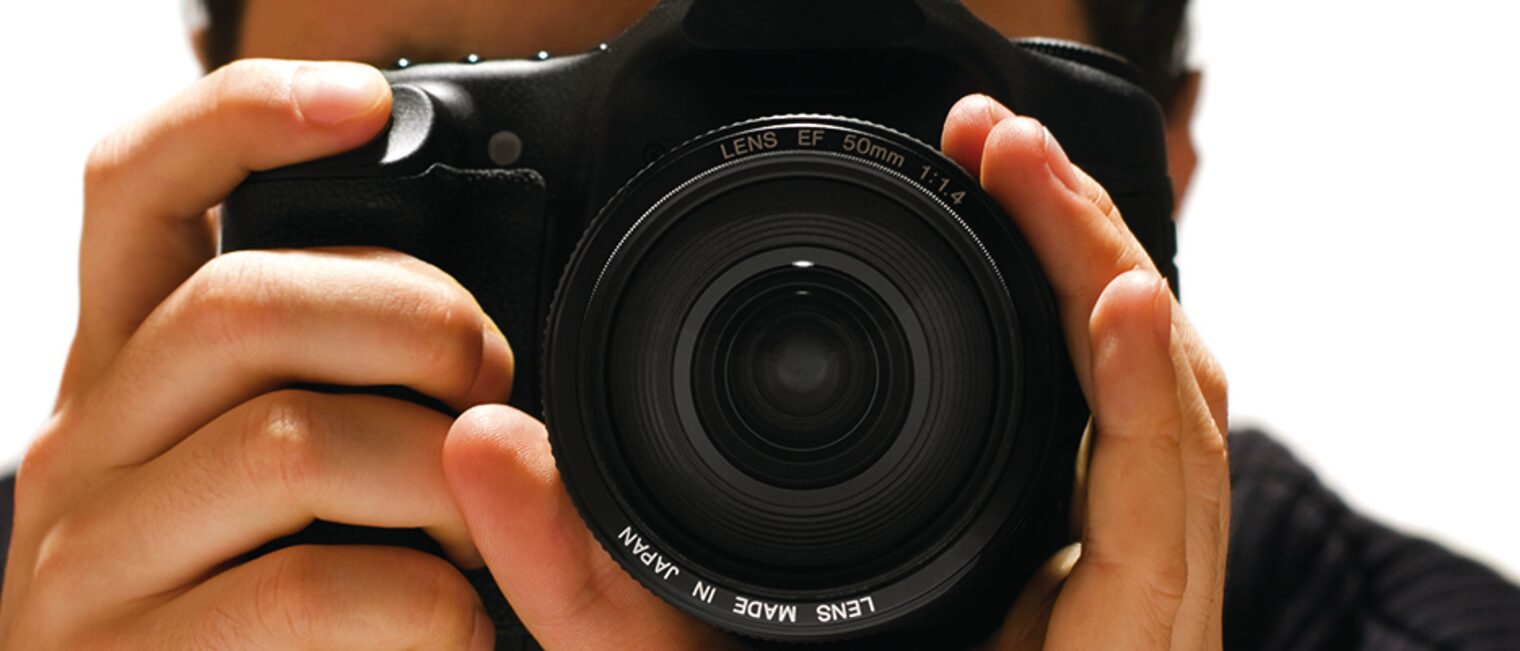 Fotograf, Kamera, Fokus, Porträt, Mann, Hände, 35mm, Bild, Foto, Pressebilder, Pressefotos, Download, Digitalkamera, Spigelreflex, Objektiv, Zoom